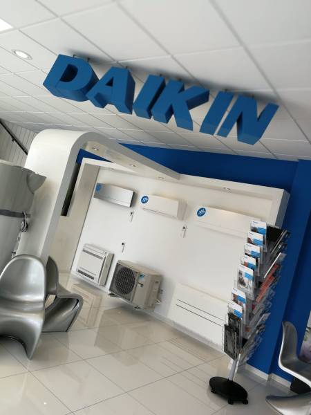 Pompe à chaleur dans maison ancienne familiale à Loriol-du-Comtat.