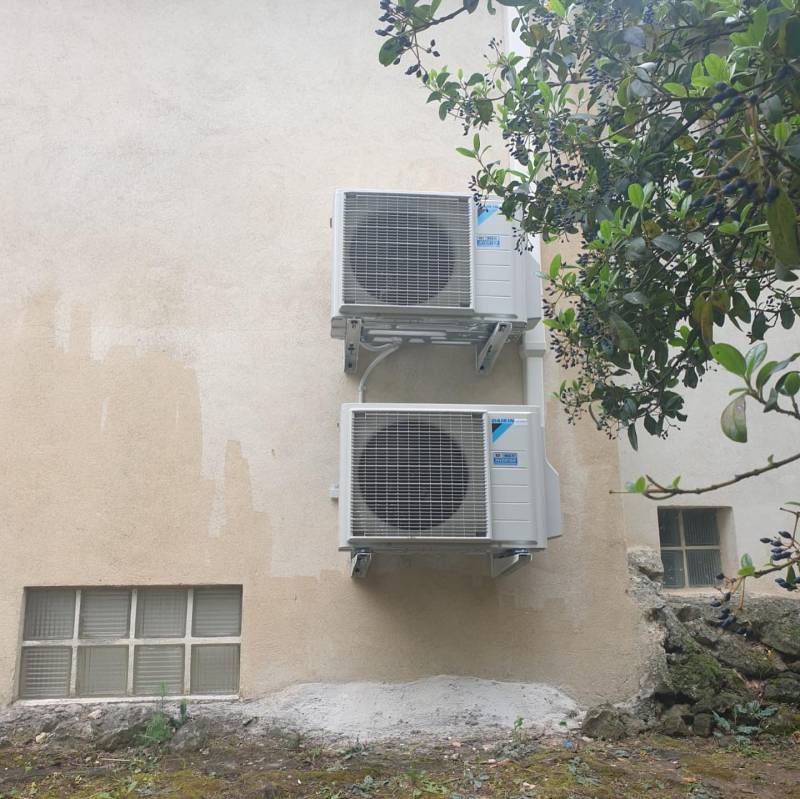 Climatisation réversible installée à Camaret-sur-Aigues en maison principale