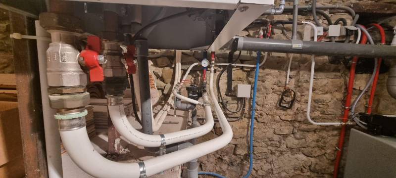 Installation de pompe à chaleur DAIKIN à Châteauneuf-de-Bordette proche de Nyons par Lunasol.