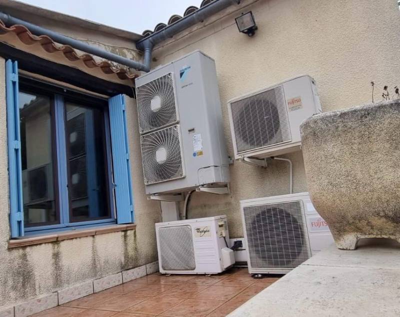 Installation de pompe à chaleur DAIKIN à Châteauneuf-de-Bordette proche de Nyons par Lunasol.
