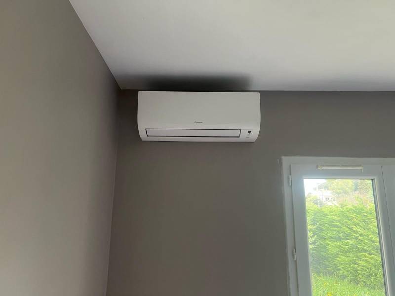 Installation de climatisation Daikin à Piolenc par Lunasol.