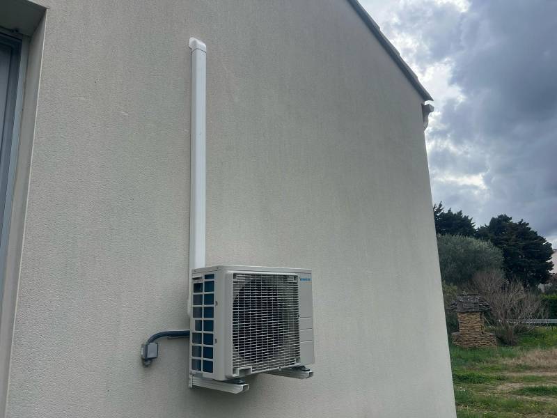 Installation de climatisation Daikin à Piolenc par Lunasol.