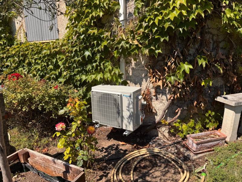 Installation d'une climatisation Daikin 4200 kW pour maison individuelle à Pernes-les-Fontaines