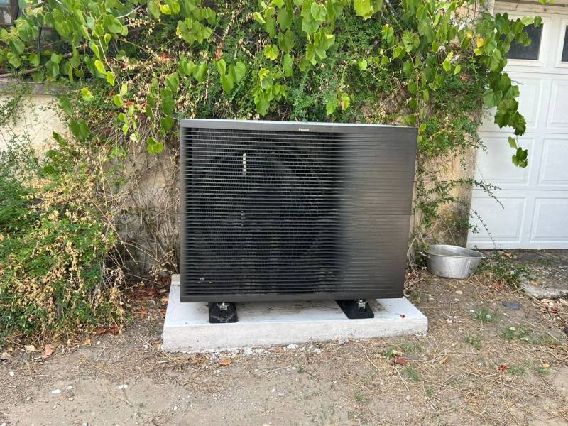 Installation pompe à chaleur air/eau pour remplacer une chaudière à gaz à Monteux