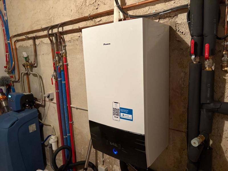 Pose d’une pompe à chaleur Daikin en remplacement d’une chaudière gaz à Vaison la Romaine