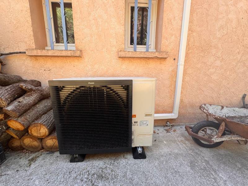 Installation d'une pompe à chaleur 11 kW avec un plancher chauffant à Valréas