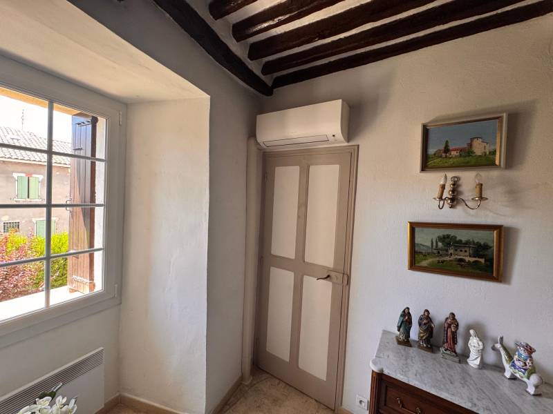 Installation d’une climatisation murale Daikin FTXF35E à Jonquières par Lunapac, solution compacte et silencieuse pour un confort thermique toute l’année