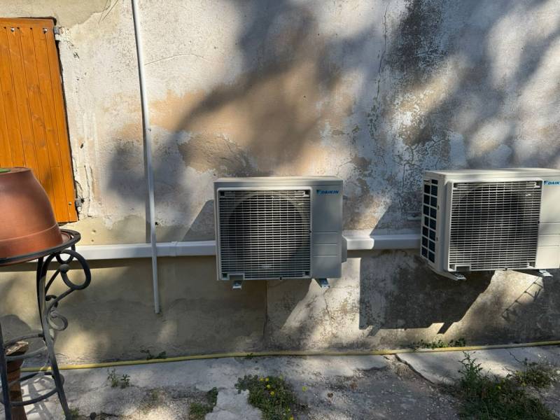 Installation de 2 climatisations Daikin 2,5 kW et Sensira 3,5 kW à L’Isle-sur-la-Sorgue
